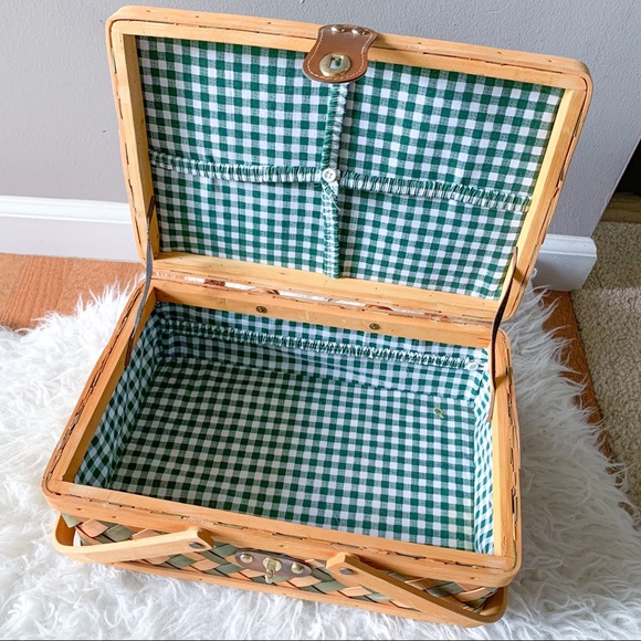 Vintage Wicker Picnic Basket with Gingham Lining - Picture 7 of 10